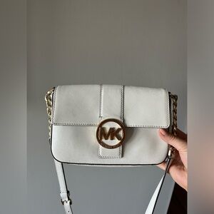 MICHAEL Michael Kors Everyday Small Zip Snap Pocket Go To | White Leather
